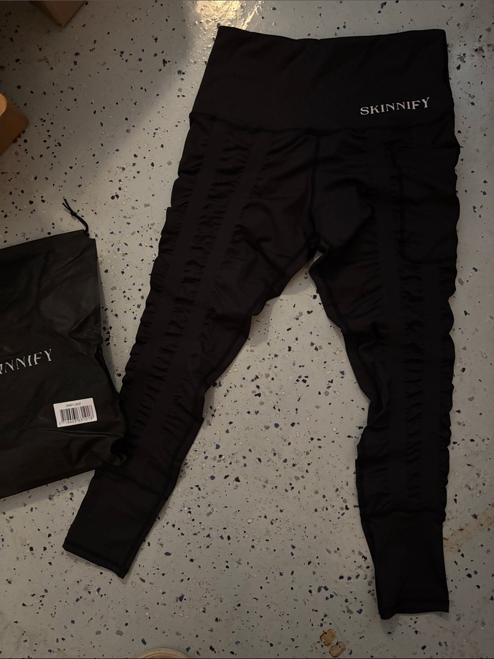 SKINNIFY Women's Black Ruched High-Waist Leggings